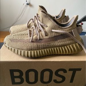 Yeezy sneakers size 4.5. Worn 2x. Great condition.